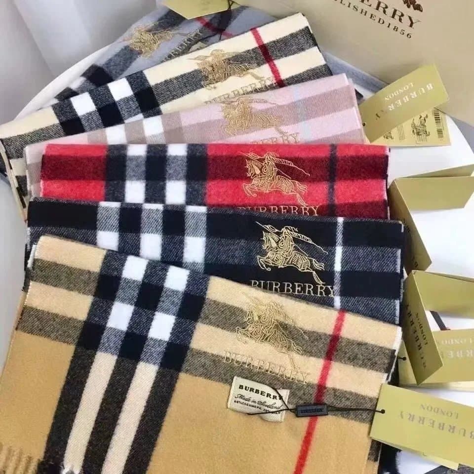 Burberry Classic Check Cashmere Scarf for Men and Women