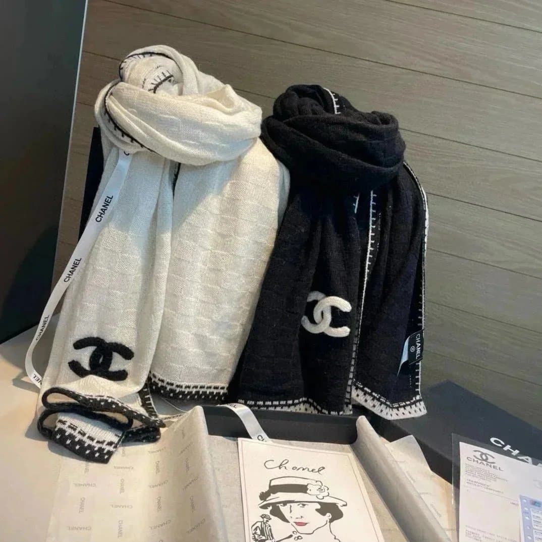 Chanel Classic CC Logo Wool Scarf in Black and White