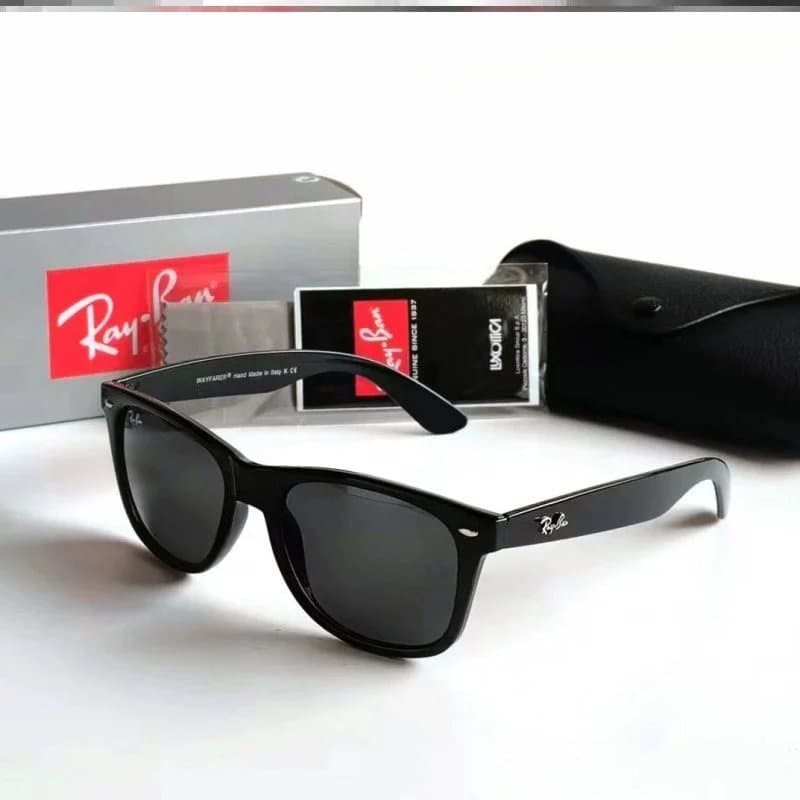 Ray-Ban Wayfarer Classic Black Sunglasses for Men and Women
