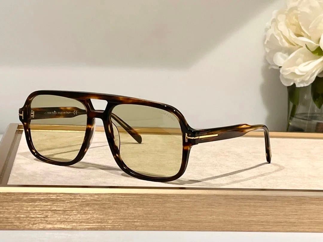 TOM FORD Aviator Sunglasses with Tortoise Frame and Green Lenses
