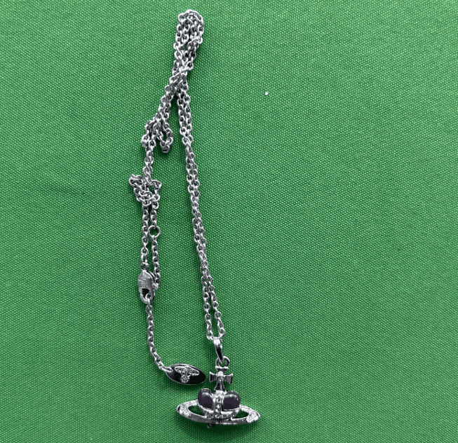 5+ Vivienne Westwood Necklaces