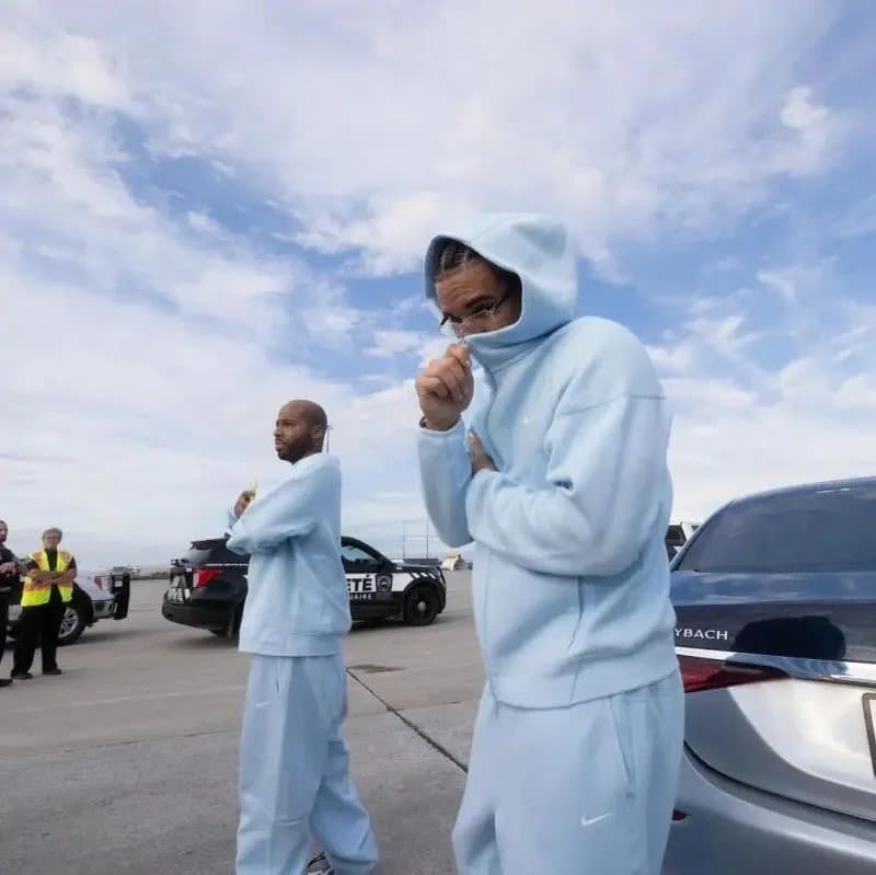 Light Blue Nike Hoodie and Sweatpants Set for Men